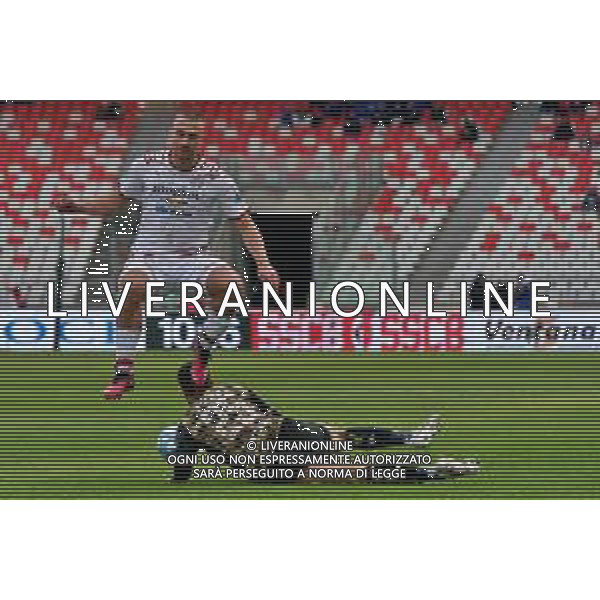 Simone Davi of FC Sudtirol and Raffaele Pucino of SSC Bari during the Italian Serie B match SSC Bari vs FC Sudtirol on December 09, 2023 at the San Nicola stadium in Bari, Italy. Photo by Emmanuele Mastrodonato/ag. Aldo Liverani sas/ AGENZIA ALDO LIVERANI SAS