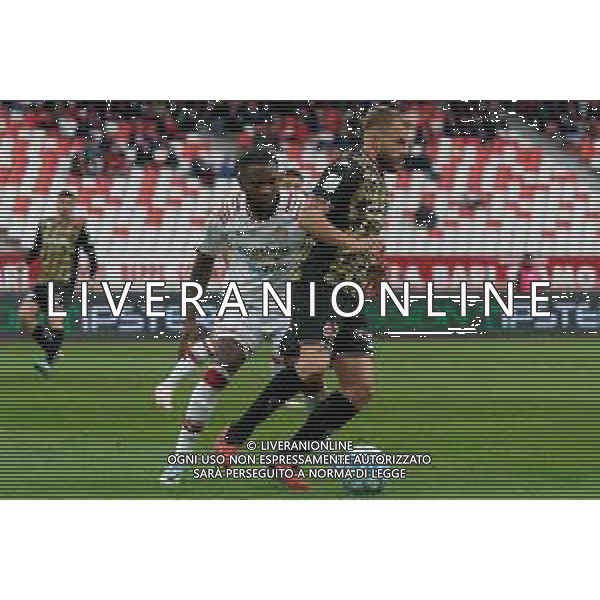Giuseppe Sibilli of SSC Bari and Kevin Vinetot of FC Sudtirol during the Italian Serie B match SSC Bari vs FC Sudtirol on December 09, 2023 at the San Nicola stadium in Bari, Italy. Photo by Emmanuele Mastrodonato/ag. Aldo Liverani sas/ AGENZIA ALDO LIVERANI SAS