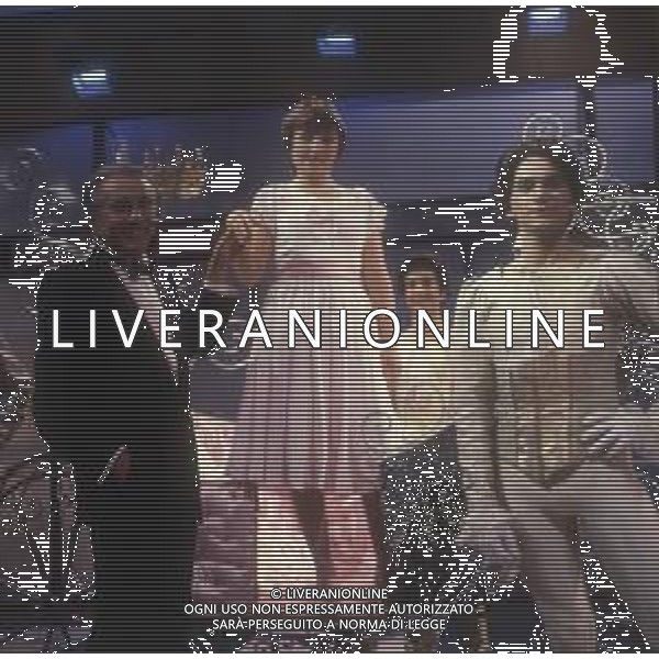 COL-RETROSPETTIVA ENZO TORTORA PRESNTATORE TELEVISIVO-GIORNALISTA E POLITICO NELLA FOTO ENZO TORTORA NELLA TRASMISSIONE TELEVISIVA “CIPRIA“ SU RETE4 NELL\'ANNO 1982 AG ALDO LIVERANI SAS  