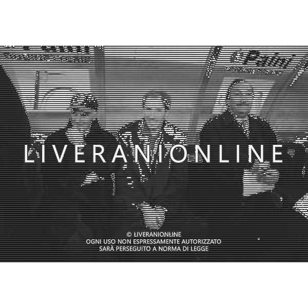 Neg- RETROSPETTIVA SILVANO RAMACCIONI DIRIGENTE MILAN NELLA FOTO SILVANO RAMACCIONI IN PAMNCHINA CON L\'ALLENATORE ARRIGO SACCHI E FRANCO BARESI NELL\'ANNO 1996-1997 AG ALDO LIVERANI SAS