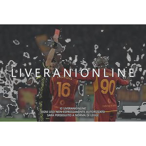 Roma vs Fiorentina - Campionato Serie A TIM - 15 giornata - Stadio Olimpico - Roma 10-12-2023 nella foto arbitro Rapuano estrae il cartellino rosso per l\'espulsione di romelu Lukaku ©Federico Gaetano/AGENZIA ALDO LIVERANI SAS
