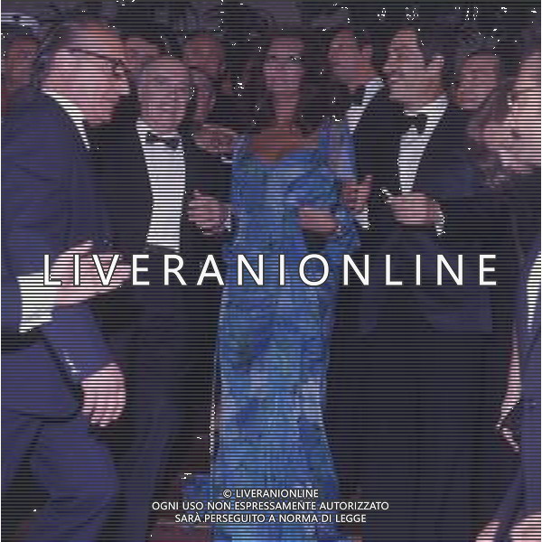 COL-RETROSPETTIVA SOPHIA LOREN ATTRICE NELLA FOTO SOPHIA LOREN CON CARLO PONTI E NINO MANFREDI A CANNES NELL\'ANNO 1977 AG ALDO LIVERANI SAS