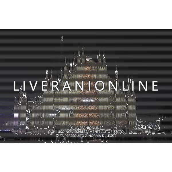 TVRG Luci Natale Milano nella foto albero di Natale in piazza Duomo Milano 11-12-2023 Il centro citta\' nel periodo delle feste di Natale foto Roberto Garavaglia/ag. Aldo Liverani sas/AGENZIA ALDO LIVERANI SAS