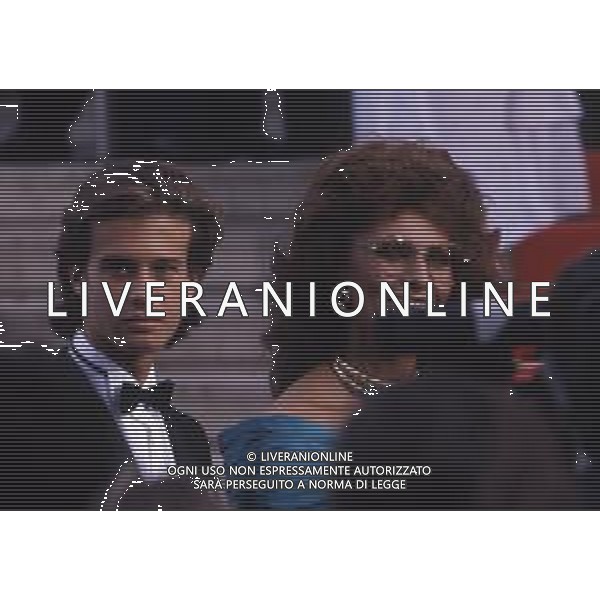 RETROSPETTIVA SOPHIA LOREN ATTRICE NELLA FOTO SOPHIA LOREN CON IL FIGLIO EDOARDO PONTI A CANNES NELL\'ANNO 1989 AG ALDO LIVERANI SAS