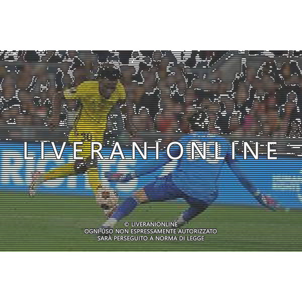 Roma vs Sheriff Tiraspol - Europa League - 6 giornata - Stadio Olimpico - Roma 14-12-2023 nella foto Svilar si oppone a Ankeye ©Federico Gaetano / AGENZIA ALDO LIVERANI SAS