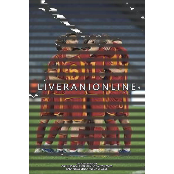 Roma vs Sheriff Tiraspol - Europa League - 6 giornata - Stadio Olimpico - Roma 14-12-2023 nella foto Esultanza dopo gol Niccolo\' Pisilli - abbraccio ©Federico Gaetano / AGENZIA ALDO LIVERANI SAS