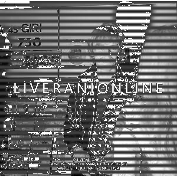 Neg- RETROSPETTIVA PETER HOLM CANTANTE NELLA FOTO NELL\'ANNO 1969 A MILANO AG ALDO LIVERANI SAS