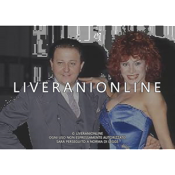 DIAP-RETROSPETTIVA MASSIMO BOLDI ATTORE NELLA FOTO MASSIMO BOLDI NELL\'ANNO 1985 NELLA TRASMISSIONE TELEVISIVA “RISATISSIMA“ CON CARMEN RUSSO AG ALDO LIVERANI SAS