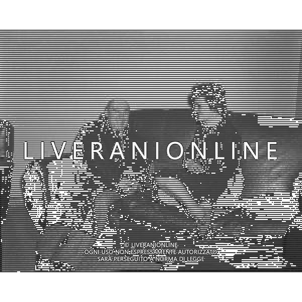 NEG-RETROSPETTIVA CESARE ZAVATTINI SCENEGIATORE-GIORNALISTA- SCRITTORE -POETA E PITTORE ITALIANO NELLA FOTO CESARE ZAVATTINI CON SUSO CECCHI D\'AMICO A ROMA NELL\'ANNO 1955 AG ALDO LIVERANI SAS