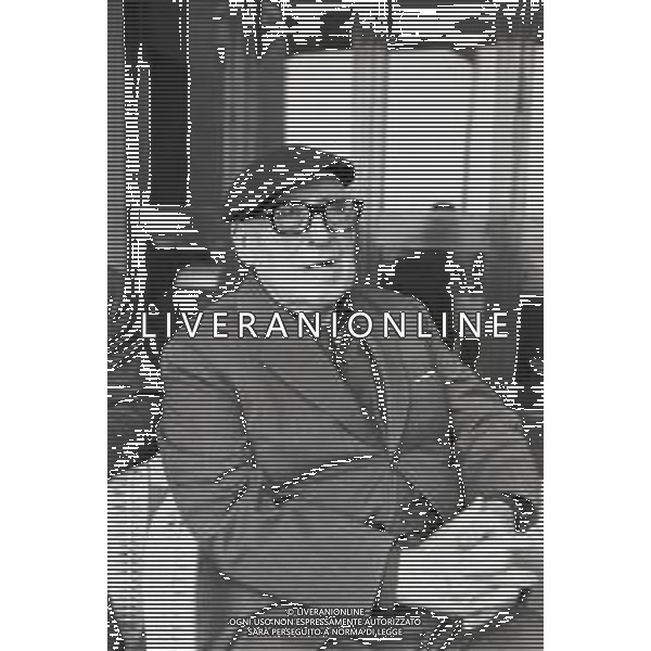 NEG-RETROSPETTIVA CESARE ZAVATTINI SCENEGIATORE-GIORNALISTA- SCRITTORE -POETA E PITTORE ITALIANO NELLA FOTO CESARE ZAVATTINI A VENEZIA NELL\'ANNO 1982 ALLA MOSTRA INTERNAZIONALE DEL CINEMA AG ALDO LIVERANI SAS