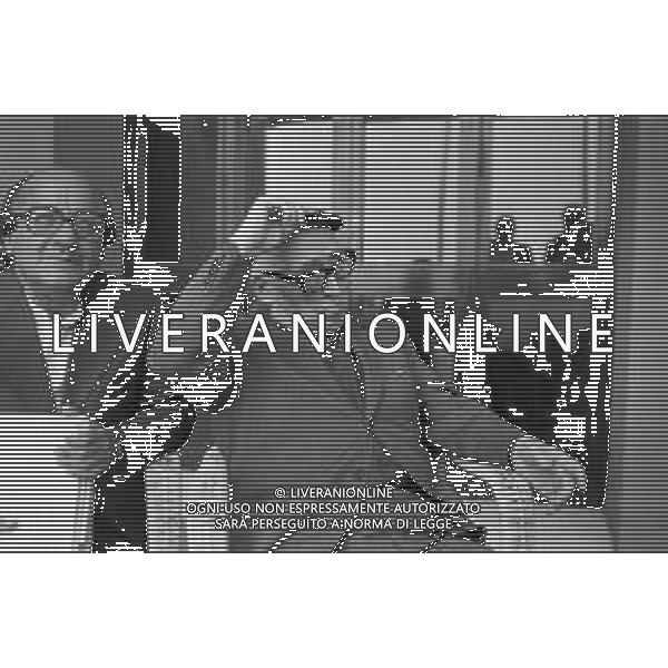 NEG-RETROSPETTIVA CESARE ZAVATTINI SCENEGIATORE-GIORNALISTA- SCRITTORE -POETA E PITTORE ITALIANO NELLA FOTO CESARE ZAVATTINI A VENEZIA NELL\'ANNO 1982 ALLA MOSTRA INTERNAZIONALE DEL CINEMA AG ALDO LIVERANI SAS