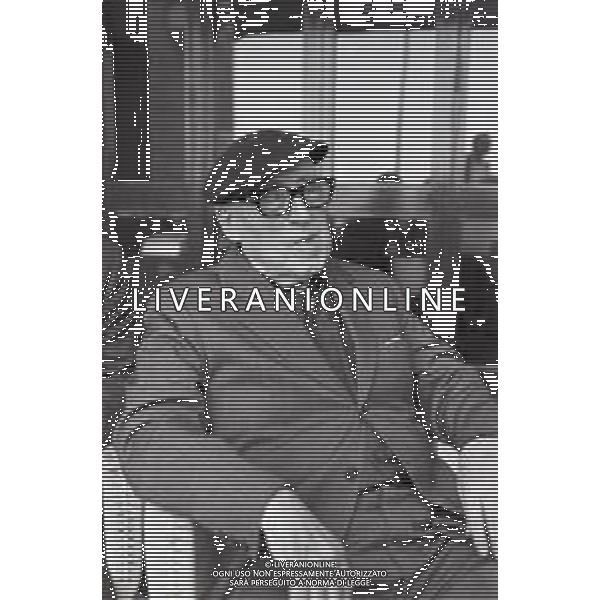 NEG-RETROSPETTIVA CESARE ZAVATTINI SCENEGIATORE-GIORNALISTA- SCRITTORE -POETA E PITTORE ITALIANO NELLA FOTO CESARE ZAVATTINI A VENEZIA NELL\'ANNO 1982 ALLA MOSTRA INTERNAZIONALE DEL CINEMA AG ALDO LIVERANI SAS