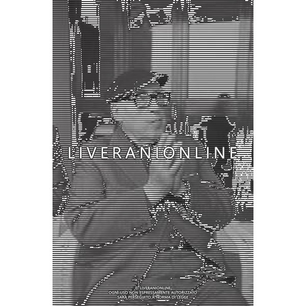 NEG-RETROSPETTIVA CESARE ZAVATTINI SCENEGIATORE-GIORNALISTA- SCRITTORE -POETA E PITTORE ITALIANO NELLA FOTO CESARE ZAVATTINI A VENEZIA NELL\'ANNO 1982 ALLA MOSTRA INTERNAZIONALE DEL CINEMA AG ALDO LIVERANI SAS