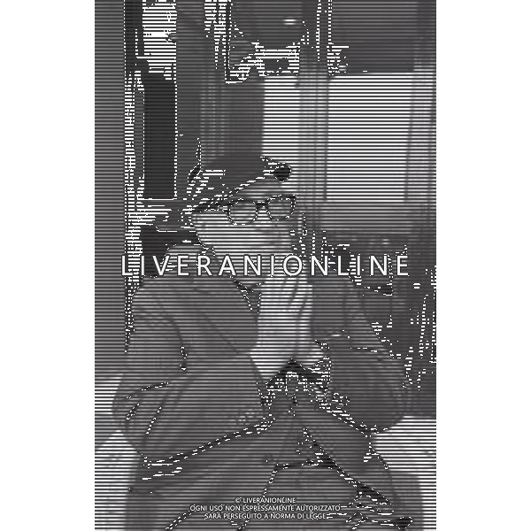 NEG-RETROSPETTIVA CESARE ZAVATTINI SCENEGIATORE-GIORNALISTA- SCRITTORE -POETA E PITTORE ITALIANO NELLA FOTO CESARE ZAVATTINI A VENEZIA NELL\'ANNO 1982 ALLA MOSTRA INTERNAZIONALE DEL CINEMA AG ALDO LIVERANI SAS