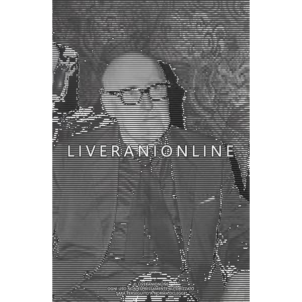 NEG-RETROSPETTIVA CESARE ZAVATTINI SCENEGIATORE-GIORNALISTA- SCRITTORE -POETA E PITTORE ITALIANO NELLA FOTO CESARE ZAVATTINI A VENEZIA NELL\'ANNO 1982 ALLA MOSTRA INTERNAZIONALE DEL CINEMA AG ALDO LIVERANI SAS