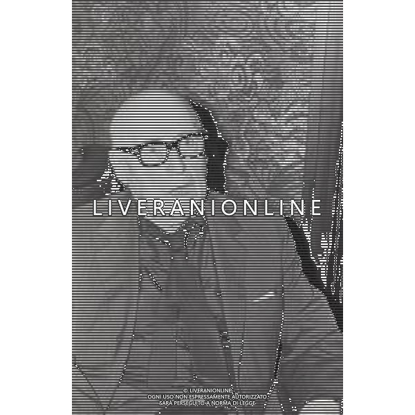 NEG-RETROSPETTIVA CESARE ZAVATTINI SCENEGIATORE-GIORNALISTA- SCRITTORE -POETA E PITTORE ITALIANO NELLA FOTO CESARE ZAVATTINI A VENEZIA NELL\'ANNO 1982 ALLA MOSTRA INTERNAZIONALE DEL CINEMA AG ALDO LIVERANI SAS