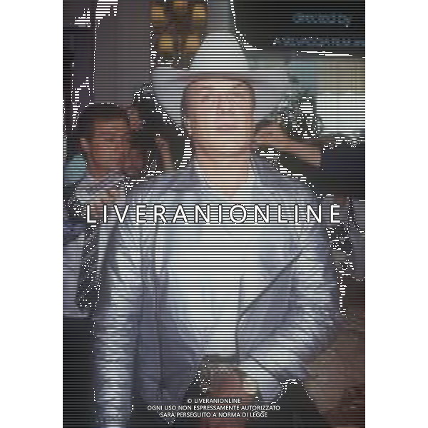 DIAP-RETROSPETTIVA TONY CURTIS ATTORE NELLA FOTO TONY CURTIS A CANNES NELL\'ANNO 1986 AG ALDO LIVERANI SAS 
