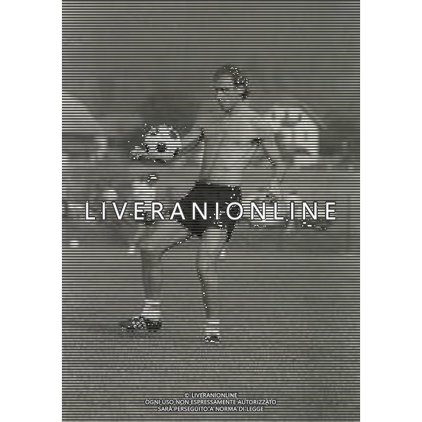 NEG-RETROSPETTIVA FRANCESCO GRAZIANI CALCIATORE NELLA FOTO FRANCESCO GRAZIANI CON LA MAGLIA DELLA ROMA CALCIO NELL\'ANNO 1983-1983 AG ALDO LIVERANI SAS 