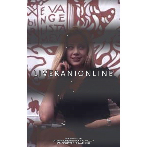 DIAP-RETROSPETTIVA MIRA SORVINO ATTRICE NELLA FOTO MIRA SORVINO A VENEZIA NELL\'ANNO 1995 AG ALDO LIVERANI SAS