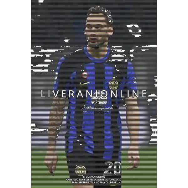 Inter vs Lecce nella foto Hakan Calhanoglu (Inter) Milano 23-12-2023 Stadio Giuseppe Meazza - San Siro Campionato Serie A TIM - 17a giornata foto Roberto Garavaglia/ag. Aldo Liverani sas