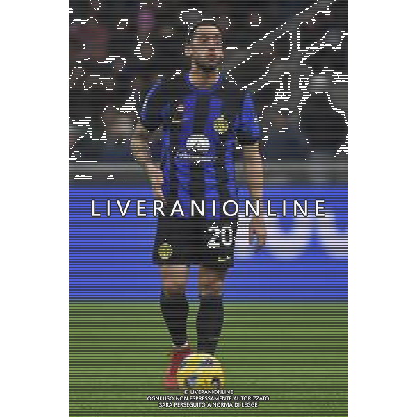 Inter vs Lecce nella foto Hakan Calhanoglu (Inter) Milano 23-12-2023 Stadio Giuseppe Meazza - San Siro Campionato Serie A TIM - 17a giornata foto Roberto Garavaglia/ag. Aldo Liverani sas
