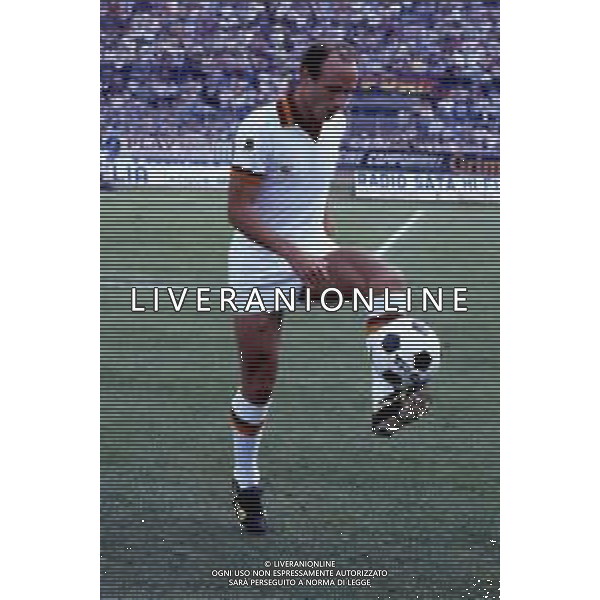 RETROSPETTIVA FRANCESCO ROCCA EX CALCIATORE E ALLENATORE NELLA FOTO FRANCESCO ROCCA CON LA MAGLIA DELLA ROMA CALCIO AG ALDO LIVERANI SAS