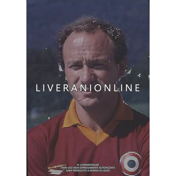 RETROSPETTIVA FRANCESCO ROCCA EX CALCIATORE E ALLENATORE NELLA FOTO FRANCESCO ROCCA CON LA MAGLIA DELLA ROMA CALCIO AG ALDO LIVERANI SAS