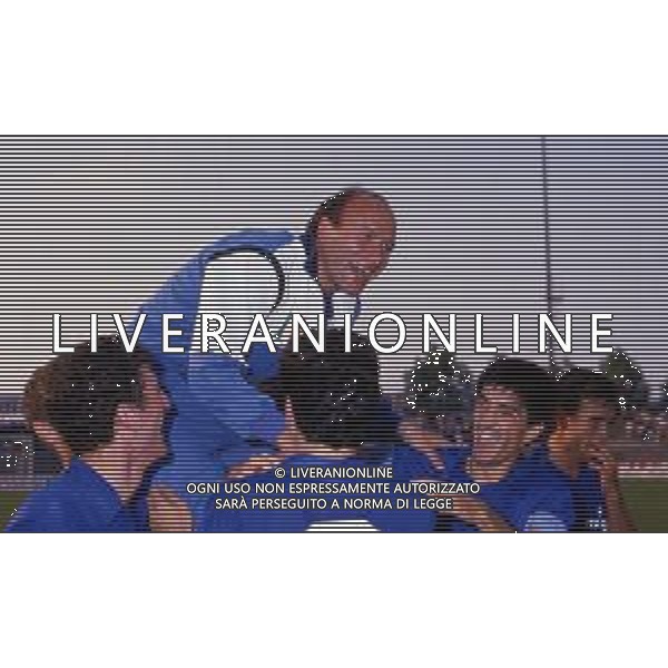 RETROSPETTIVA FRANCESCO ROCCA EX CALCIATORE E ALLENATORE NELLA FOTO FRANCESCO ROCCA CON LA MAGLIA DELLA NAZIONALE ITALIANA AG ALDO LIVERANI SAS