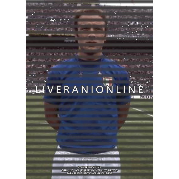 RETROSPETTIVA FRANCESCO ROCCA EX CALCIATORE E ALLENATORE NELLA FOTO FRANCESCO ROCCA CON LA MAGLIA DELLA NAZIONALE ITALIANA AG ALDO LIVERANI SAS