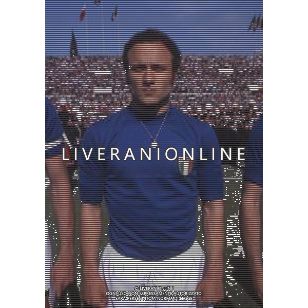RETROSPETTIVA FRANCESCO ROCCA EX CALCIATORE E ALLENATORE NELLA FOTO FRANCESCO ROCCA CON LA MAGLIA DELLA NAZIONALE ITALIANA AG ALDO LIVERANI SAS