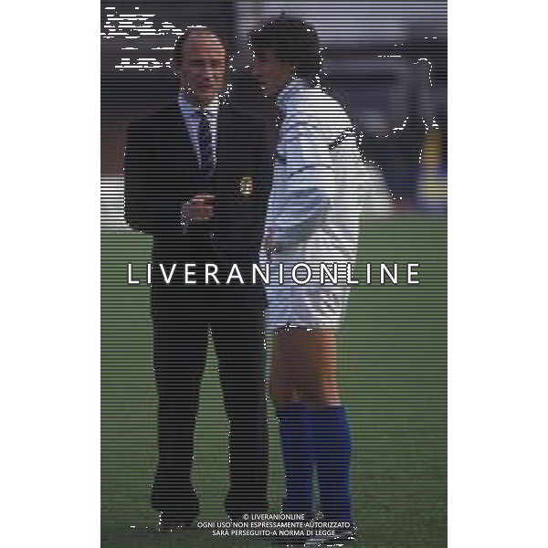 DIAP-RETROSPETTIVA FRANCESCO ROCCA ALLENATORE E EX CALCIATORE NELLA FOTO FRANCESCO ROCCA ALLENATORE NAZIONALE OLIMPICA ITALIANA 02-12-1987 A PIACENZA PARTITA ITALIA-PORTOGALLO 6-0 CON LORENZO SCARAFONI AG ALDO LIVERANI SAS