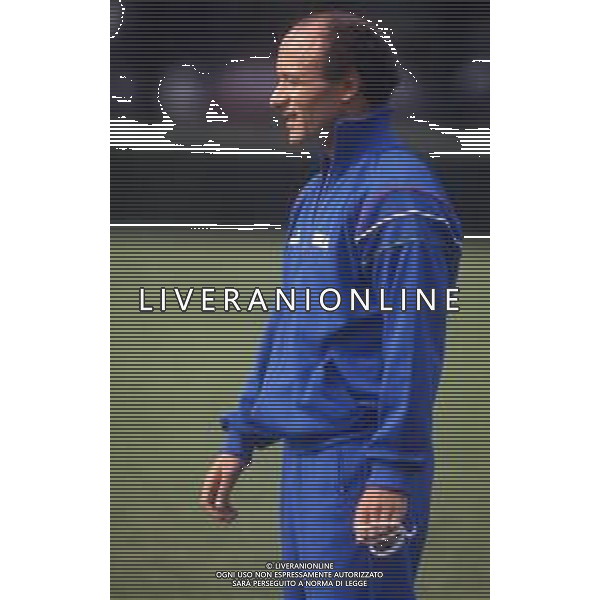 DIAP-RETROSPETTIVA FRANCESCO ROCCA ALLENATORE E EX CALCIATORE NELLA FOTO FRANCESCO ROCCA ALLENATORE NAZIONALE ITALIANA NELL\'ANNO 1986-1987 AG ALDO LIVERANI SAS 