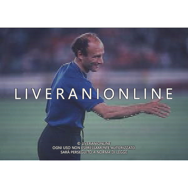 DIAP-RETROSPETTIVA FRANCESCO ROCCA ALLENATORE E EX CALCIATORE NELLA FOTO FRANCESCO ROCCA ALLENATORE NAZIONALE ITALIANA NELL\'ANNO 1988 ALLE OLIMPIADI DI SEUL AG ALDO LIVERANI SAS  