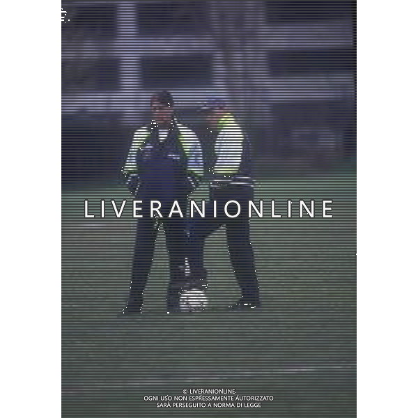 DIAP-RETROSPETTIVA FRANCESCO ROCCA ALLENATORE E EX CALCIATORE NELLA FOTO FRANCESCO ROCCA ALLENATORE NAZIONALE ITALIANA NELL\'ANNO 1989-1990 CON CESARE MALDINI AG ALDO LIVERANI SAS 