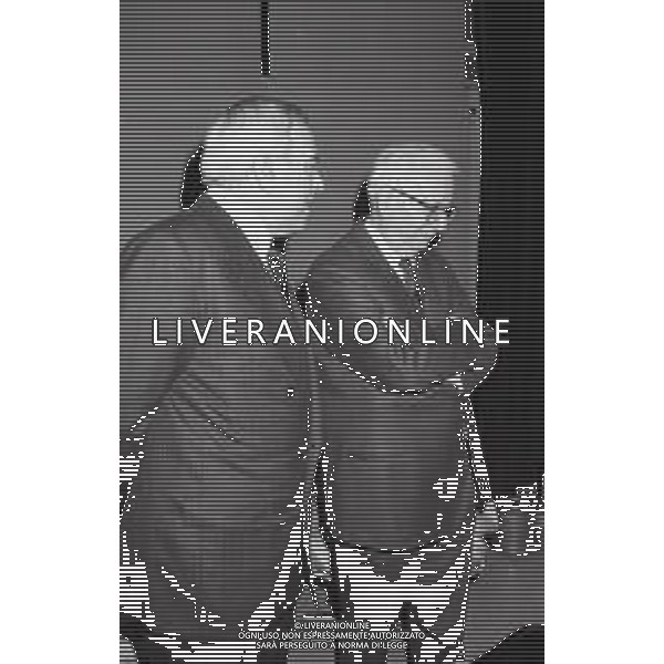 RETROSPETTIVA ENZO BIAGI GIORNALISTA E SCRITTORE E CONDUTTORE TELEVISIVO  NELLA FOTO ENZO BIAGI NELL\'ANNO 1990 NEGLI STUDI TELEVISIVI DELLA RAI A MILANO AG ALDO LIVERANI SAS