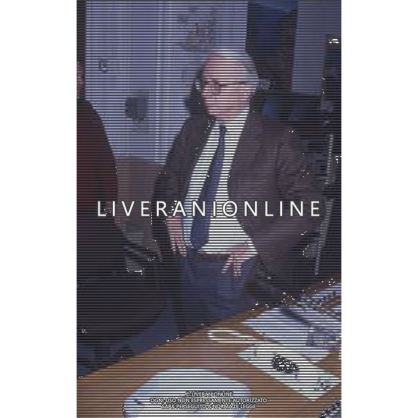RETROSPETTIVA ENZO BIAGI GIORNALISTA E SCRITTORE E CONDUTTORE TELEVISIVO  NELLA FOTO ENZO BIAGI NELL\'ANNO 1990 NEGLI STUDI TELEVISIVI DELLA RAI A MILANO AG ALDO LIVERANI SAS 