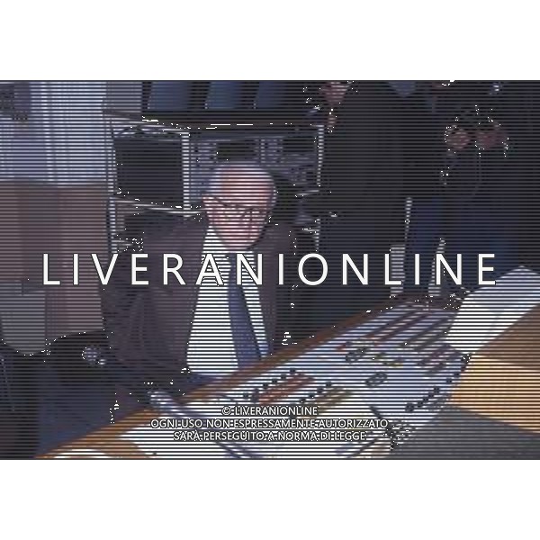 RETROSPETTIVA ENZO BIAGI GIORNALISTA E SCRITTORE E CONDUTTORE TELEVISIVO  NELLA FOTO ENZO BIAGI NELL\'ANNO 1990 NEGLI STUDI TELEVISIVI DELLA RAI A MILANO AG ALDO LIVERANI SAS 