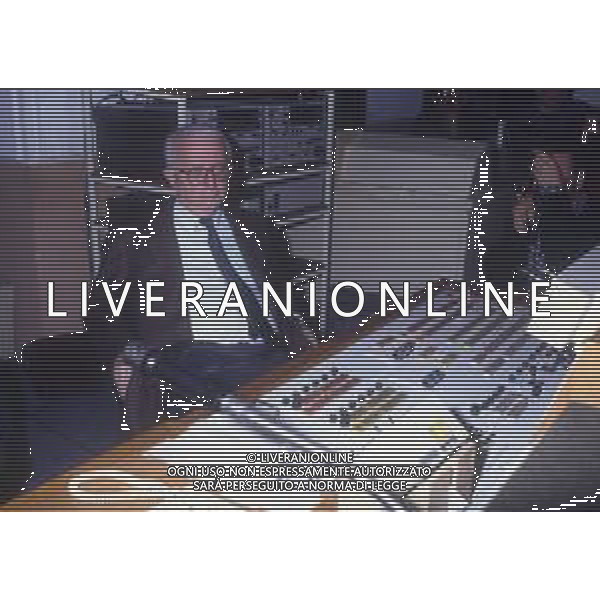 RETROSPETTIVA ENZO BIAGI GIORNALISTA E SCRITTORE E CONDUTTORE TELEVISIVO  NELLA FOTO ENZO BIAGI NELL\'ANNO 1990 NEGLI STUDI TELEVISIVI DELLA RAI A MILANO AG ALDO LIVERANI SAS 