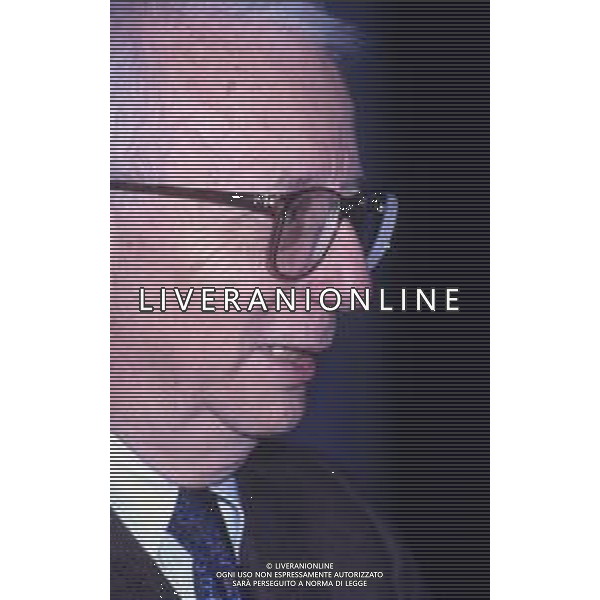 RETROSPETTIVA ENZO BIAGI GIORNALISTA E SCRITTORE E CONDUTTORE TELEVISIVO  NELLA FOTO ENZO BIAGI NELL\'ANNO 1990 NEGLI STUDI TELEVISIVI DELLA RAI A MILANO AG ALDO LIVERANI SAS 