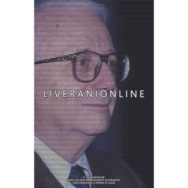RETROSPETTIVA ENZO BIAGI GIORNALISTA E SCRITTORE E CONDUTTORE TELEVISIVO  NELLA FOTO ENZO BIAGI NELL\'ANNO 1990 NEGLI STUDI TELEVISIVI DELLA RAI A MILANO AG ALDO LIVERANI SAS 