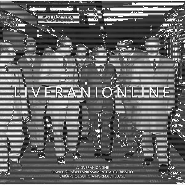 RETROSPETTIVA ITALO VIGLIANESI MINISTRO DEI TRASPORTI nella foto ALL\'INAUGURAZIONE DEL NUOVO TRONCO DELLA METROPOLITANA DI MILANO E LA NUOVA TRATTA \'GOBBA-GORGONZOLA\' NELL\'ANNO 1970 /AGENZIA ALDO LIVERANI SAS
