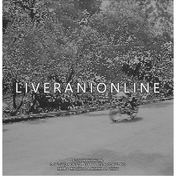Neg- RETROSPETTIVA CIRCUITO DI CASTEL FUSANO (CIRCUITO DELL\'IMPERO) NELL\'ANNO 1950 NELLA FOTO IL CIRCUITO AUTOMOBILISTICO E MOTOCICLISTICO A OSTIA LIDO PINETA LITORALE ROMANO AG ALDO LIVERANI SAS