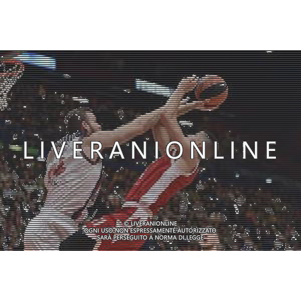 TVRG EA7 Emporio Armani Milano vs Saski Baskonia Vitoria-Gasteiz nella foto Matthew Costello (Saski Baskonia) e Diego Flaccadori (Olimpia Milano) Assago (MI) 28-12-2023 Mediolanum Forum Turkish Airlines Euroleague 17a giornata regular season foto Roberto Garavaglia/ag. Aldo Liverani sas