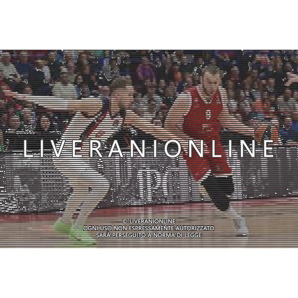 TVRG EA7 Emporio Armani Milano vs Saski Baskonia Vitoria-Gasteiz nella foto Tadas Sedekerskis (Saski Baskonia) e Nicolo\' Melli (Olimpia Milano) Assago (MI) 28-12-2023 Mediolanum Forum Turkish Airlines Euroleague 17a giornata regular season foto Roberto Garavaglia/ag. Aldo Liverani sas