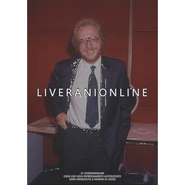 DIAP-RETROSPETTIVA PAOLO GUZZANTI GIORNALISTA E SCRITTORE NELLA FOTO PAOLO GUZZANTI NELL\'ANNO 1990 AG ALDO LIVERANI SAS