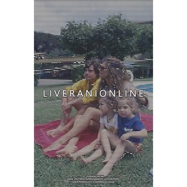 DIAP-RETROSPETTIVA LAURA BELLLI ATTRICE NELLA FOTO LAURA BELLI CON MAURO DI FRANCESCO E FAMIGLIA AG ALDO LIVERANI SAS