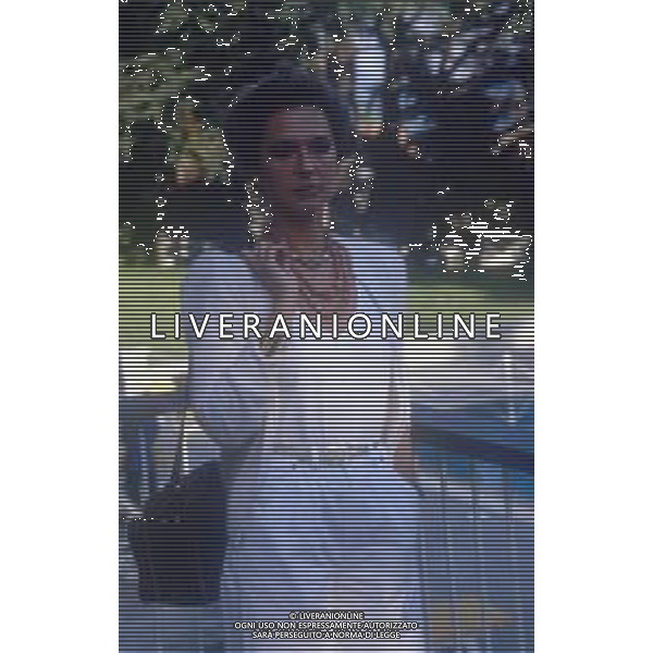 DIAP-RETROSPETTIVA LORETTA GOGGI-CANTANTE-ATTRICE-IMITATRICE-CONDUTTRICE TELEVISIVA E SCRITTRICE NELLA FOTO LORETTA GOGGI A SAINT VINCENT NELL\'ANNO 1980 AG ALDO LIVERANI SAS