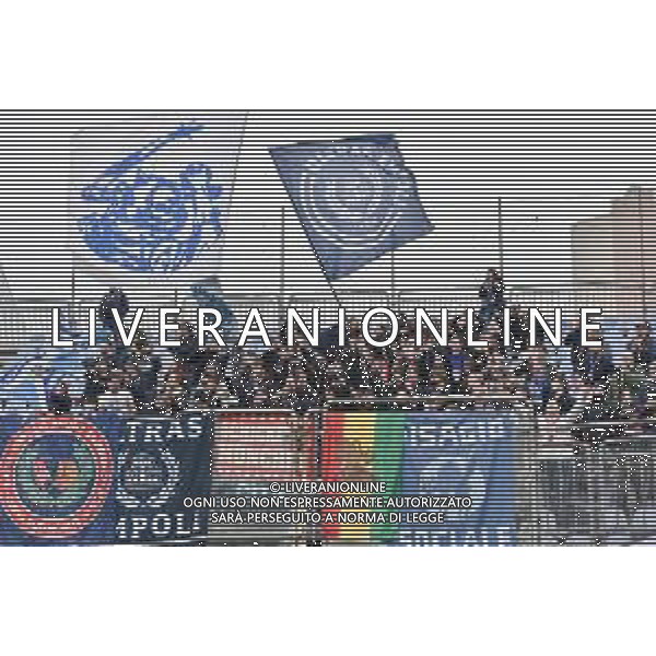 30-12-2023. Cagliari calcio- Empoli F.C. 18° giornata campionato calcio italiano Serie A 2023/2024, Stadio Unipol Domus Cagliari. Foto Salvatore Moi/Agenzia Aldo Liverani s.a.s. Nella foto: Tifosi Empoli in trasferta, nel settore ospiti dello stadio Unipol Domus di Cagiari ©MOI SALVATORE/AGENZIA ALDO LIVERANI SAS