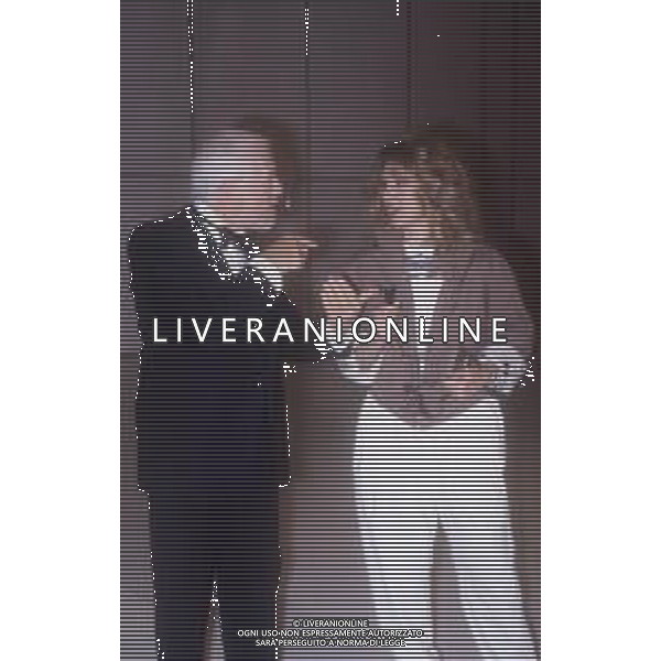 DIAP-RETROSPETTIVA LORETTA GOGGI-CANTANTE-ATTRICE-IMITATRICE-CONDUTTRICE TELEVISIVA E SCRITTRICE NELLA FOTO LORETTA GOGGI CON LUCIANO SALCE A ROMA NELL\'ANNO 1983 FOTO EDGARDO DELLA SCORCIOSA-AG ALDO LIVERANI SAS  