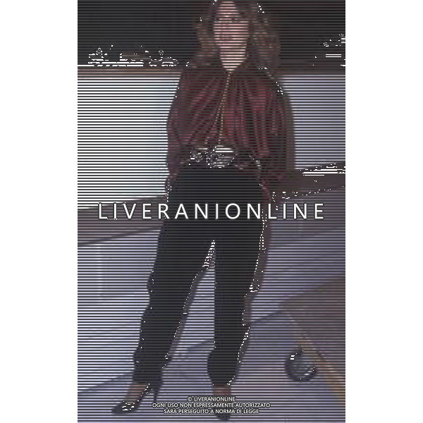 DIAP-RETROSPETTIVA LORETTA GOGGI-CANTANTE-ATTRICE-IMITATRICE-CONDUTTRICE TELEVISIVA E SCRITTRICE NELLA FOTO LORETTA GOGGI NELL\'ANNO 1980 A ROMA FOTO EDGARDO DELLA SCORCIOSA-AG ALDO LIVERANI SAS 